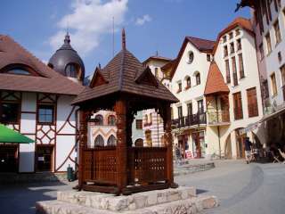 Komárom (Komárno), Európa udvar 2.kép.jpg Komárom (Komárno), Európa udvar 2.kép.jpg