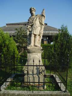 Sümeg, Flórián tér: Szent Flórián szobra.jpg Sümeg, Flórián tér: Szent Flórián szobra.jpg