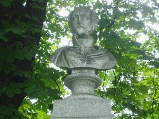 Sümeg, Népkert:  Kisfaludy Sándor mellszobra.jpg Sümeg, Népkert:  Kisfaludy Sándor mellszobra.jpg